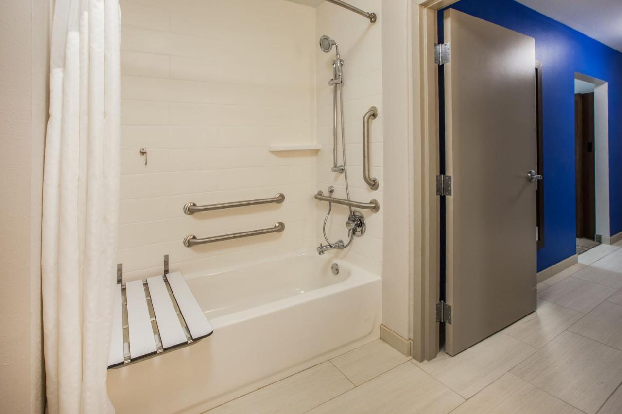 Holiday Inn Express & Suites - Ann Arbor - University South By Ihg Ngoại thất bức ảnh