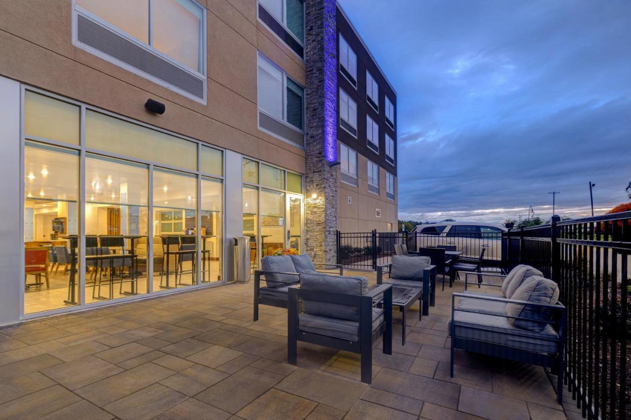 Holiday Inn Express & Suites - Ann Arbor - University South By Ihg Ngoại thất bức ảnh